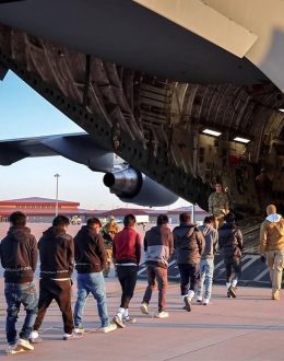 Brazil Outraged Ater US Deportees Arrive Handcuffed, Colombia Agrees to Accept Deportation Flights