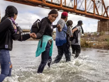 Resilience in Immigrants: Neither Trump Nor the Persecution of the ‘Migra’ Will Be Able to Scare Them