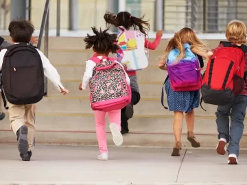 California to Alert Students, Parents if ICE Agents Turn Up Under New Bill