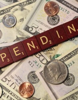 Economic Uncertainty Spurs Consumer Spending