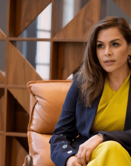 Latina Women: Own Your Power, Break Barriers, and Lead