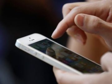 The Lives of Others: Do you want to apply for a green card or citizenship? Handle your phone.