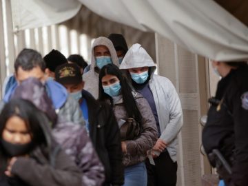 Neither tourists nor residents are saved from the ICE hunt