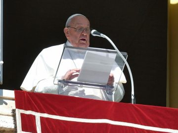 “The Pope: Illness is a School of Love, God Does Not Leave Us Alone”
