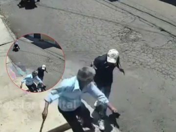 And now, Don Fer, ‘el abuelo machetes,’ defends his business from robbery with machetes.