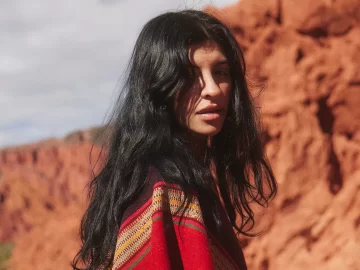 Cazzu continues to destroy Angela Aguilar: She releases the song “Ódiame”: “And now, who loses the most? I see you crying.”