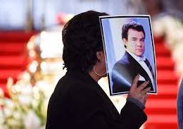 Amid songs, drinks, and more, fans gather for José José Day