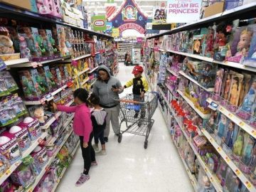 Trump on kids: “Maybe the children will have two dolls instead of 30”