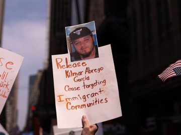 Federal judge temporarily halts order for details on any efforts to return Abrego Garcia to US