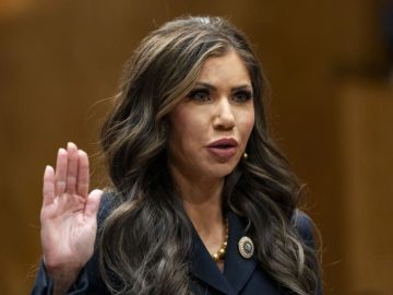 Homeland Security Secretary Kristi Noem’s purse stolen — including $3,000 in cash, Yes, she’s in charge of homeland security