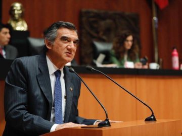 Visa Scandal Explodes: Américo Villarreal and Family Allegedly Barred from U.S.