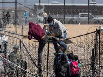 The honeymoon is over. Migrant arrests at the border increase by 16.7% monthly in April