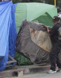 Gov. Newsom pushes to ban homeless encampments