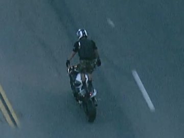 Motorcyclist flees at speeds over 100 mph during chase through LA