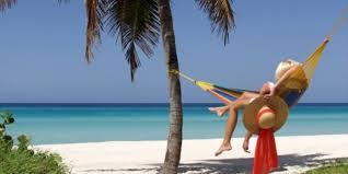 Influencer Exposes Man Prohibiting Access to Mexican Beach