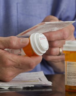 Trump Vows to Slash Drug Prices by 80%—But Will Latino Families Really Benefit?