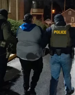 How much do ICE agents make? Know average annual salary as Los Angeles protests ramp up