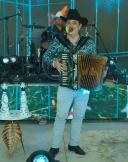 Grupo Fugitivo Performed “Los Dueños del Palenque” by Los Alegres del Barranco Live Before Disappearing