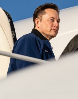 Elon Musk Denies NYT Drug Use Accusations, Claims He’s So Photographed It Would Be Noticeable