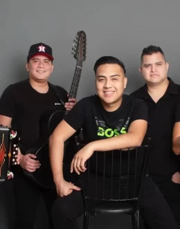 Five members of the musical group Los Juniors de Monterrey disappear; they were heading to General Terán
