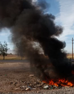Fires in Mexicali Worsen Air Pollution and Raise Alerts Among Residents