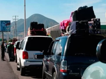 Caravan of Mexicans Arrives; Some Will Never Return; Enters from Texas to Mexico