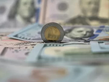 Trump Attacks; Mexican Peso Strengthens