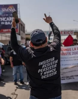 Tijuana border paralyzed for hours, leaving tourists and travelers stranded