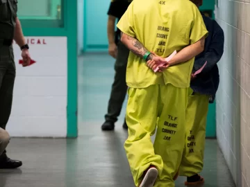 Trump seeks to have a list of undocumented immigrants in California prisons