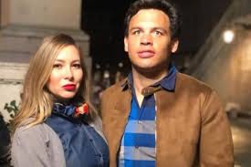 Who is Frida Muñoz, wife of Julio César Chávez Jr.?