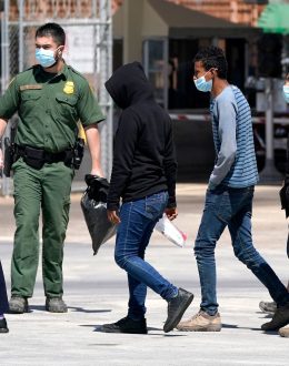 Deported Mexicans Avoid Staying at the Border