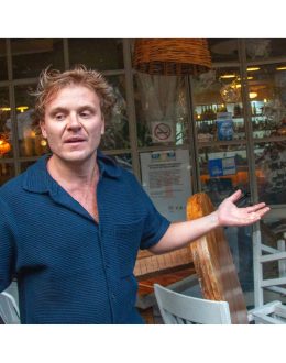 Gringos Out: “Not All of Us Are the Same” — Some Americans in Mexico City Distance Themselves from Trump