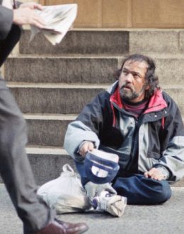 The Economic Divide: Booming Riches, Crushing the Majority of U.S. Households