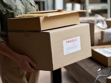 Preparing for the Holiday Sales Rush: Logistics and E-commerce Strategy for Small Businesses