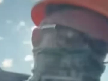 Caught on Camera: ICE Agent Disguised as Construction Worker