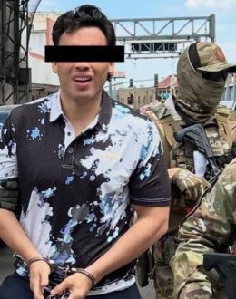 US Embassy leaks first photo of Julio César Chávez after his deportation to Mexico