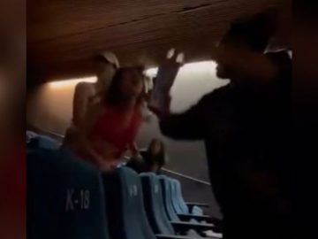 “Don’t call me crazy!” Young woman explodes during a movie screening and is nicknamed “Lady Cineteca”