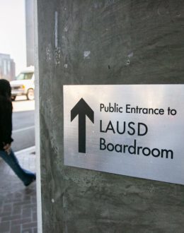 Fear of ICE Presence Pushes LAUSD Students Toward Online Education