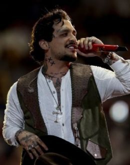 Christian Nodal Bankrupt? They claim he doesn’t have the money to pay Cazzu’s child support for her daughter, Inti.