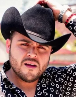 Between prison and betraying his former manager, Gerardo Ortiz chose freedom