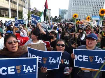 Amid ICE Concerns, Teachers Press LAUSD to Defend Students and Families
