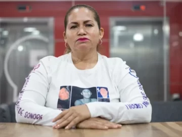 “I scratch the ground where the government kneels to fear,” says Ceci Flores