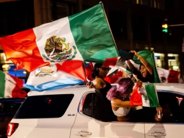Heading into national celebrations, Mexican community warned of anti-immigrant crusade in Chicago
