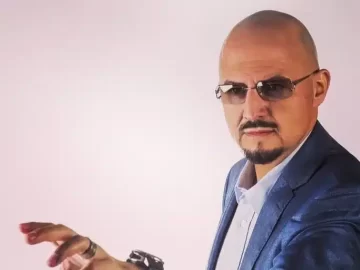 Hypnotist John Milton Assaulted by Armed Group in Sinaloa