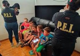 Seven Alaskan Children Abandoned by Their Father in Yucatán Rescued