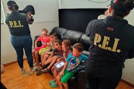 Seven Alaskan Children Abandoned by Their Father in Yucatán Rescued