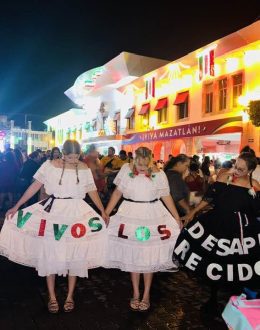 “Long live the disappeared” resounds in Mazatlán on the night of the “cry”