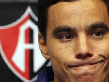 Omar Bravo, former Chivas player, allegedly abused his victim since she was 10 years old in her own home, lawyer reveals