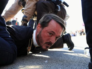 Clashes Erupt: Police Arrest Protesters at Chicago-Area Immigration Facility