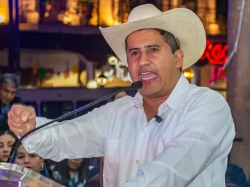 Uruapan Mayor Carlos Manzo Killed in Armed Attack During Day of the Dead Event